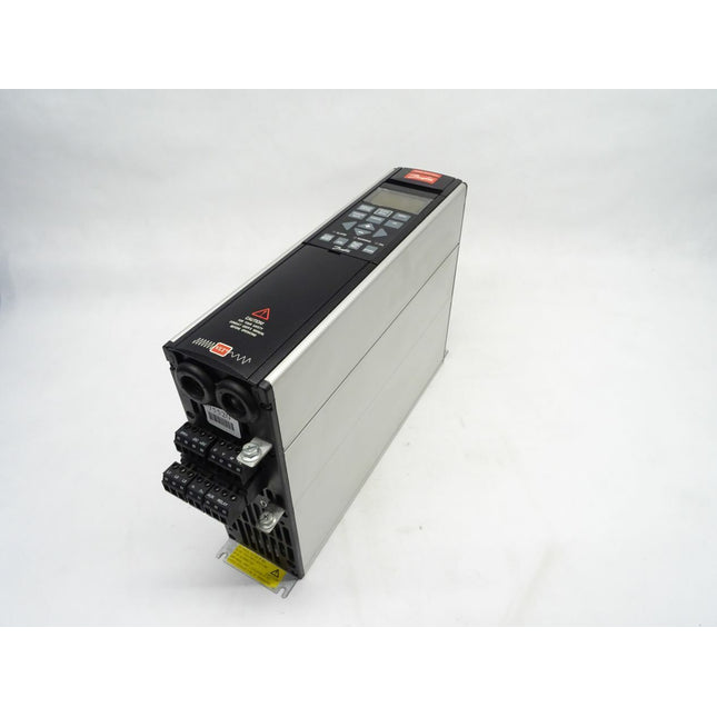 Danfoss VLT5000 175Z0042 Frequenzumrichter 2,1kVA VLT5002PT5B20EBR3DLF00A0 - Maranos.de