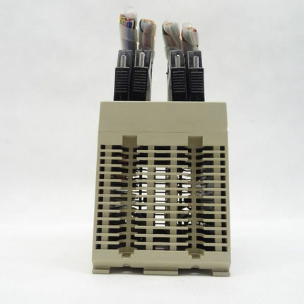 YASKAWA PROGIC-8 D0 JEPMC-IO050 S/N RUF603 -3Z3A1-14 Controller - Maranos.de