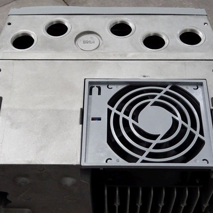 Danfoss VLT HVAC Drive 131L9221 7.5kW FC-102P7K5T4E55H1 / Neuwertig - Maranos.de