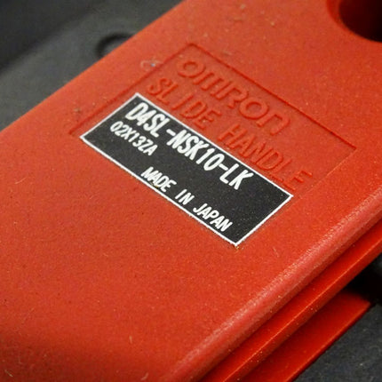 Omron Guard Lock Safety Door Switch D4SL-N4RDA-DN + D4SL-NSK10-LK - Maranos.de