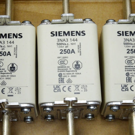 Siemens 3NA3144 Sicherungseinsatz NH1 250A gG 500V / Inhalt : 3 Stück / Neu OVP - Maranos.de