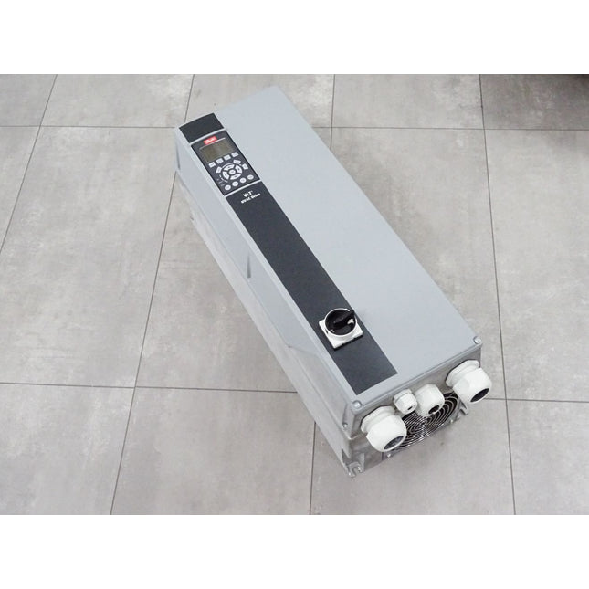 Danfoss VLT HVAC Drive 131B7579 22kW FC-102P22KT4E55H3XGX1 - Maranos.de