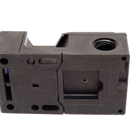 Schmersal  Sicherheitsschalter mit getrenntem Betätiger 101152094 AZ16 ZVRK-M16 - Maranos.de