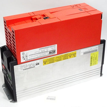 SEW Movitrac Umrichter 7.5kW MC07B0075-5A3-4-00 08285268 MDX60A0074-5A3-4-00 08239290 - Maranos.de