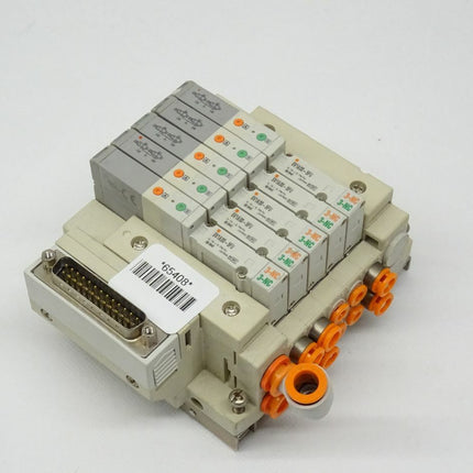 SMC SS5V1-DUK01498 + 5 Stück SV1A00-5FU Ventilinsel - Maranos.de