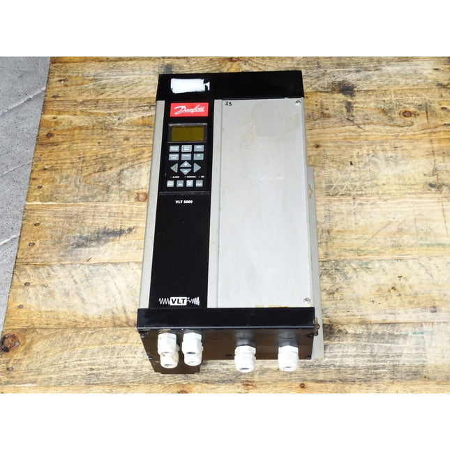 Danfoss 175Z0257 VLT5003PT5C54STR3DLF00A00C0 Frequenzumrichter 1.5kW - Maranos.de