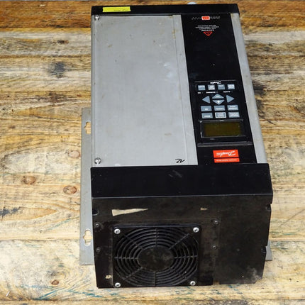 Danfoss 175Z0719 VLT5001PT5C54STR3DLF10A00 Frequenzumrichter 0.75kW - Maranos.de
