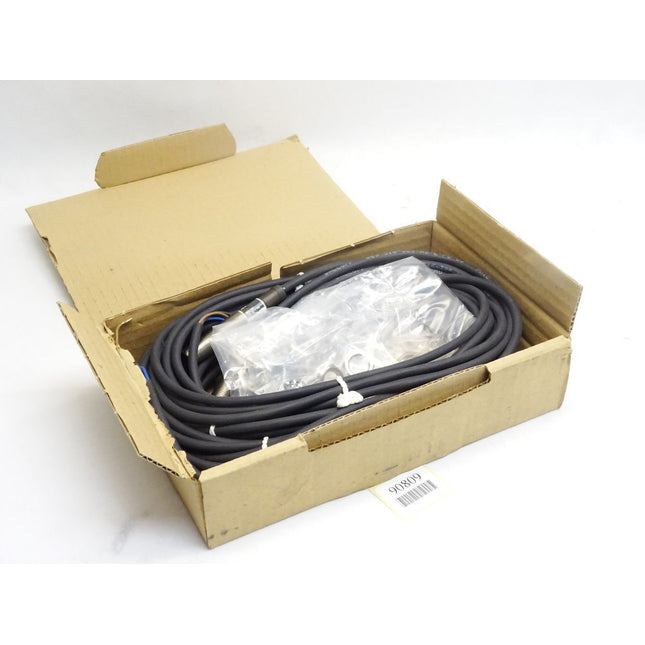 Balluff Induktiver Sensor BES516-325-AO-L-PU-03 / BES 516-325-AO-L-PU-03 / Inhalt : 5 Stück / Neu OVP - Maranos.de