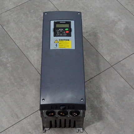 Vacon NXS00615A2H1SSSA1A3000000 CSASA1A3000000 PA006152H1SSS - Halterung gebrochen - Maranos.de