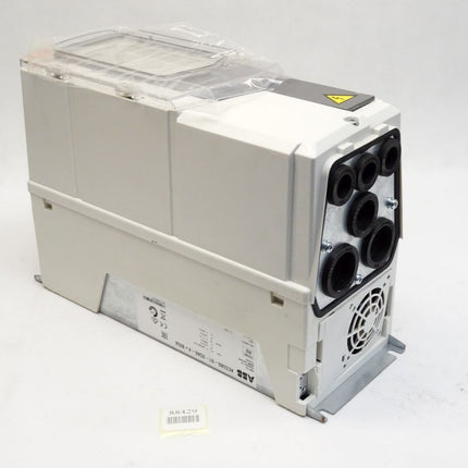 ABB Frequenzumrichter 5.6/4.8A 400/480V AC 50/60Hz 0...500Hz ACS580-01-05A6-4 + B056 / Neu - Maranos.de