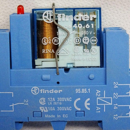 Finder 95.85.1 Sockel + Relais 40.61 16A 250V + 99.80.9.024.90 - Maranos.de