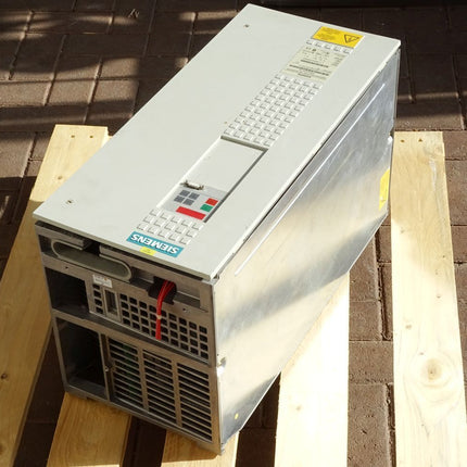 Siemens Simovert Wechselrichter 6SE7023-8TD61-Z mit Optionskarte G93 6SE7090-0XX84-0AB0 + 6SE7090-0XX84-0FF5 - Maranos.de