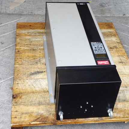 Danfoss 175Z7056 VLT6027HT4C54STR3DLF00A00C0 Frequenzumrichter VLT6000 HVAC 18.5kW - Maranos.de