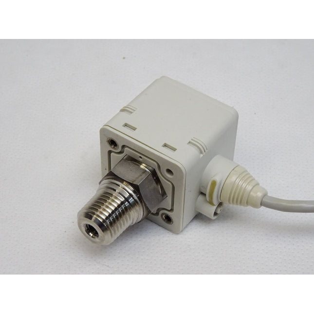 SMC ZSE50F-02-22L-M Pressure Switch - Maranos.de