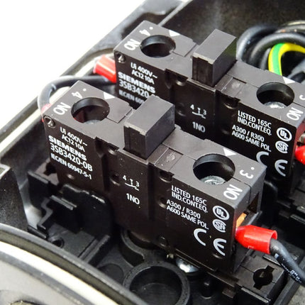 Siemens Schlüsselschalter mit Gehäuse + 3SB3420-0B - Maranos.de