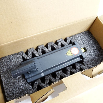 Beckhoff Servomotor AM8122-0JH1-0000 4500 rpm / Neu OVP - Maranos.de