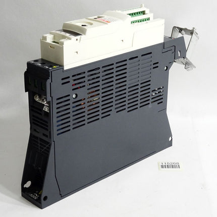 Schneider Altivar ATV32HU15N4 1.5kW Gehäuse leicht beschädigt, Drehrad fehlt - Maranos.de