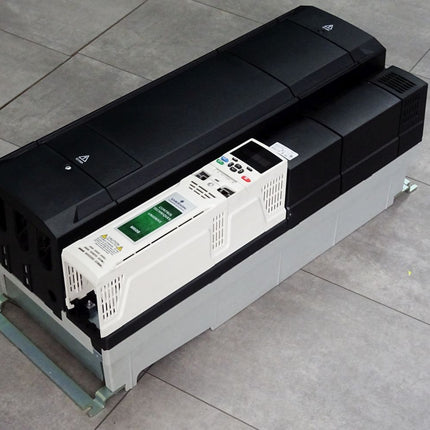 Emerson Control techniques Unidrive M600 M000-094 02000 DUO 90/110kW - Maranos.de