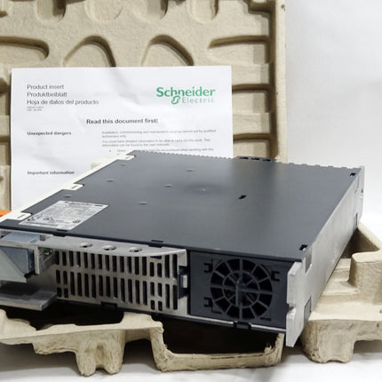 Schneider Electric Motion Servoverstärker 1kW LXM32CD18M2 / Neu - Maranos.de
