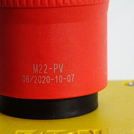 Eaton Not-Halt/Not-Aus Pilzdrucktaster M22-PV 06/2020-10-07 / Neuwertig