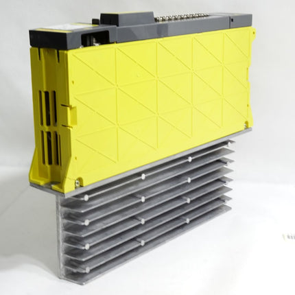 Fanuc Servo Amplifier A06B-6079-H206 5.3kW / Unbenutzt Gehäuse leicht gebrochen - Maranos.de