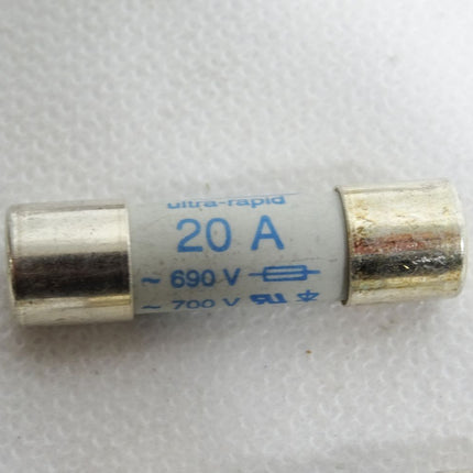SIBA Ultra-rapid 5017906 20A 700VAC / Inhalt:4 Sicherungen / Neu - Maranos.de