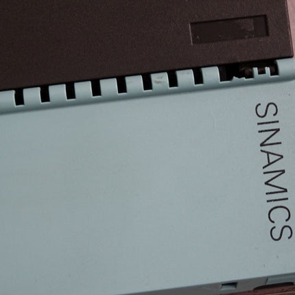 Siemens Sinamics Single Motor 200A 6SL3120-1TE32-0AA4 Frontklappe beschädigt - Maranos.de