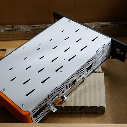 B&R APC2200 5APC2200.AL14-000 E3940 64M Z 1.60GHz Quad Core 4GB SDRAM /Neu OVP