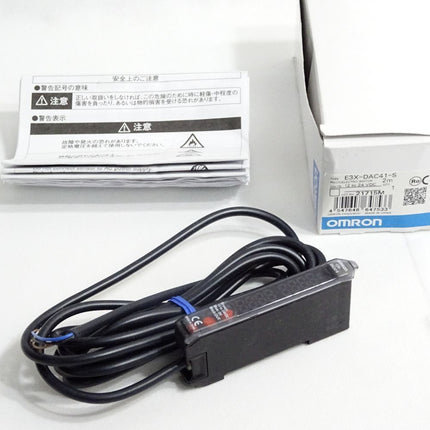 Omron E3X-DAC41-S Photoelectric Switch 2m / Neu OVP - Maranos.de