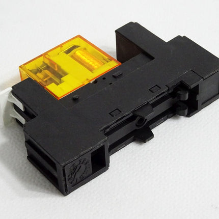 Finder 95.85.10 Relais mit Sockel 40.52 5A 230VAC - Maranos.de