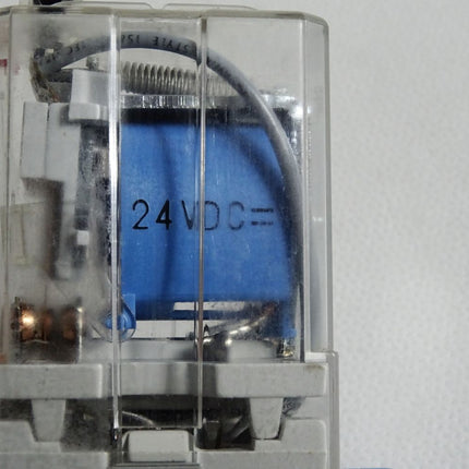 Finder Relais 60.13 10A 250VAC 24VDC mit Sockel 90.112 - Maranos.de