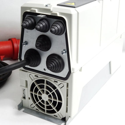 ABB Frequenzumrichter ACS580-01-09A4-4 + B056 / Neu OVP - Maranos.de