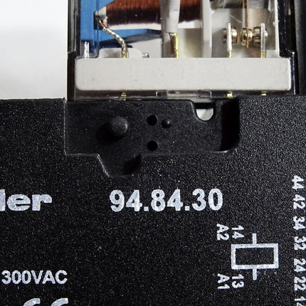 Finder Relais 55.34.9.024.0040 mit Sockel 94.84.30 / Unbenutzt - Maranos.de