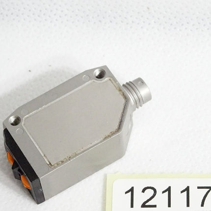 Ifm electronic Reflexlichtschranke O6P302 O6P-FPKG/AS/3P / Neuwertig