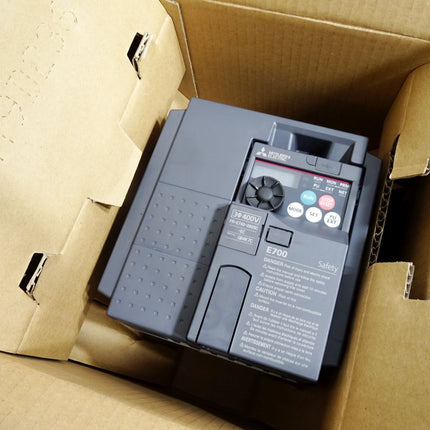 Mitsubishi Electric FR-E740-060SC-EC Inverter 2.2kW / Neu OVP - Maranos.de
