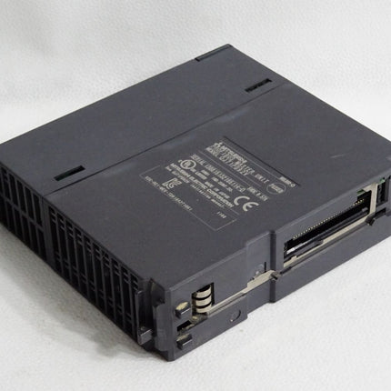 Mitsubishi Electric Profibus Master Unit QJ71PB92V - Gehäuse leicht beschädigt - Maranos.de