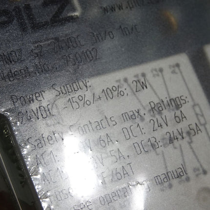 Pilz 750102 PNOZ s2 24VDC 3 n/o 1 n/c Sicherheitsschaltgerät / Neu OVP - Maranos.de