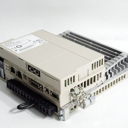 Yaskawa Servopack Option Module SGDV-0SA01A SGD7S-2R8AA0A / Neuwertig - Maranos.de