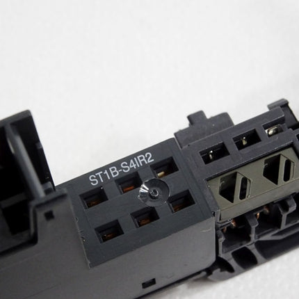 Mitsubishi Electric ST1B-S4IR2 Relay- and analog module - Maranos.de