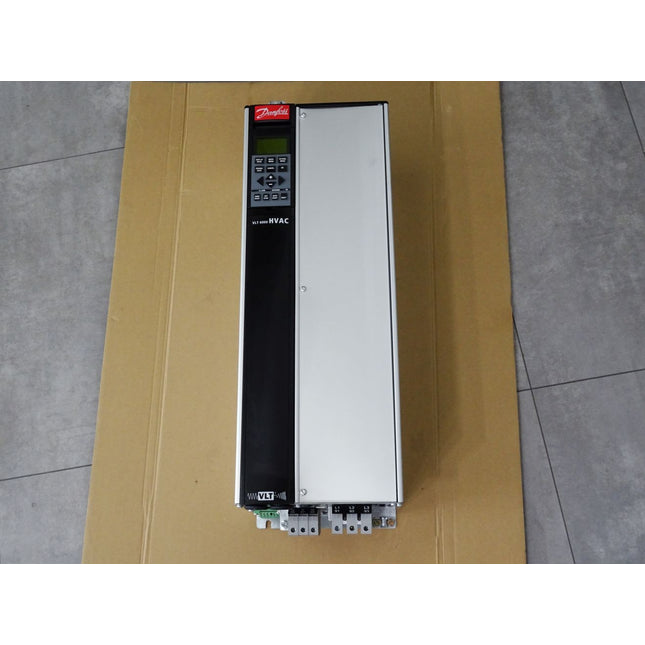 Danfoss Frequenzumrichter VLT6000 HVAC 178B0241 VLT6032HT4C20STR3DLF10A00C0