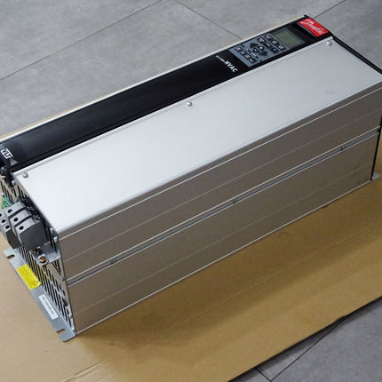 Danfoss Frequenzumrichter VLT6000 HVAC 178B0241 VLT6032HT4C20STR3DLF10A00C0