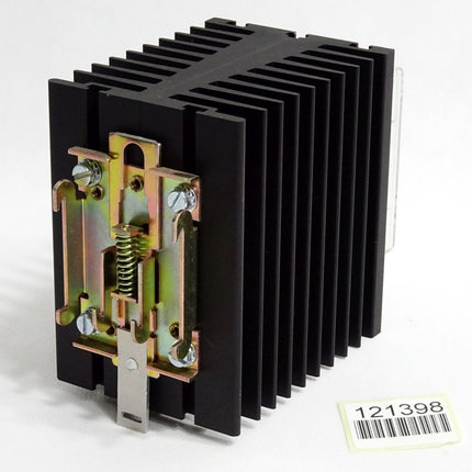 Crydom Solid-State relay HD4850 mit Kühlkörper