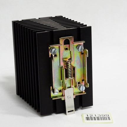 Opto22 Solid State Relay 480D45-12 mit Kühlkörper