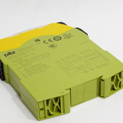 Pilz Sicherheitsschaltgerät 751104 PNOZ s4 C 24VDC 3 n/o 1 n/c