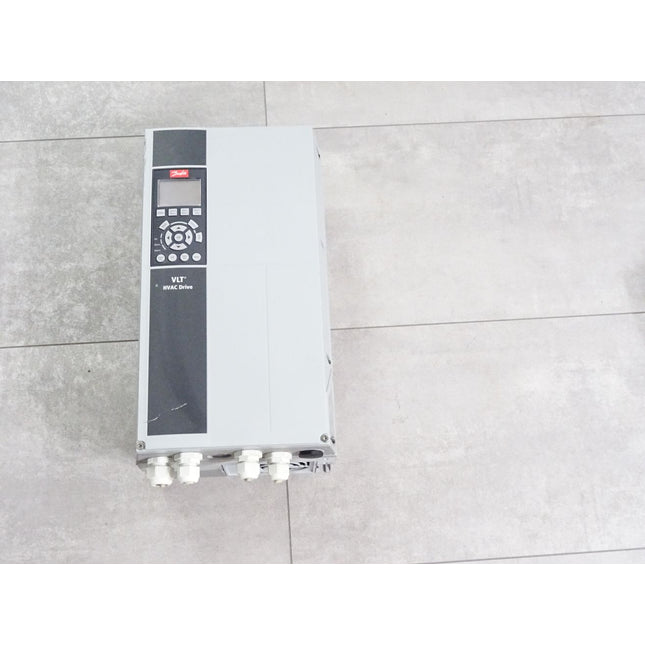 Danfoss VLT HVAC Drive 131L9218 FC-102P2K2T4E55H1 2.2kW Frequenzumrichter - Maranos.de