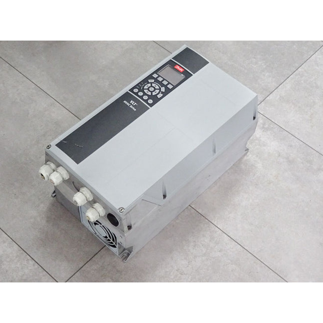 Danfoss VLT HVAC Drive 131L9218 FC-102P2K2T4E55H1 2.2kW Frequenzumrichter - Maranos.de