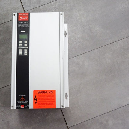 Danfoss VLT Type 3508 HV-AC 175H9083 Frequenzumrichter - Maranos.de
