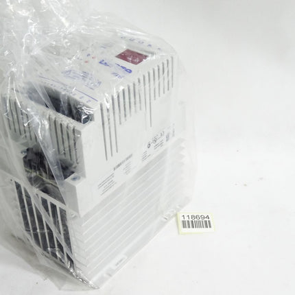 Lenze SMD Frequenzumrichter ESMD302L4TXA 13188576 3.0kW / Neu - Maranos.de