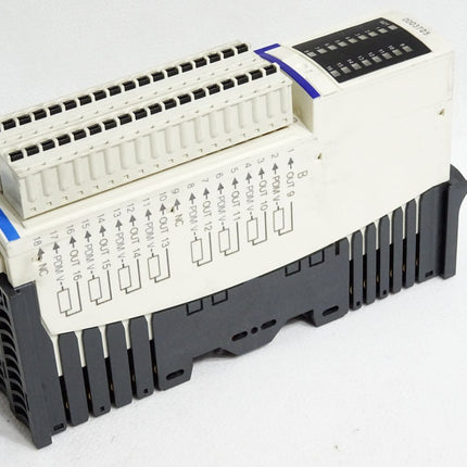 Schneider Electric Telemecanique Advantys digital output STBDDO3705 + STBXBA3000 - Maranos.de