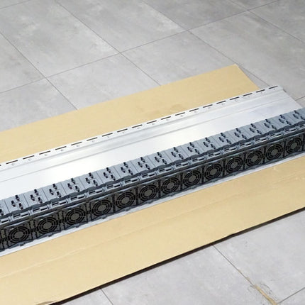 B&R ACOPOSmulti Montageplatte 22 Steckplätze 8B0M0220HW00.000-1 / Neuwertig